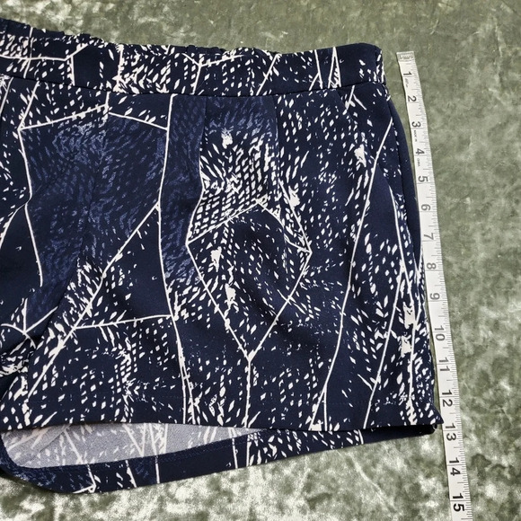 Mossimo Flowy Abstract Pattern Shorts - Picture 4 of 8